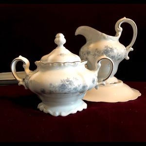 Blue Garland sugar and creamer